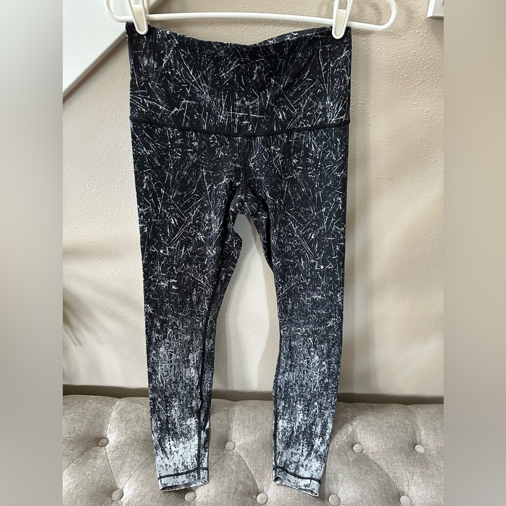 Lululemon Athletica Wunder Under High Rise Tight Black and White Leggings Nulux